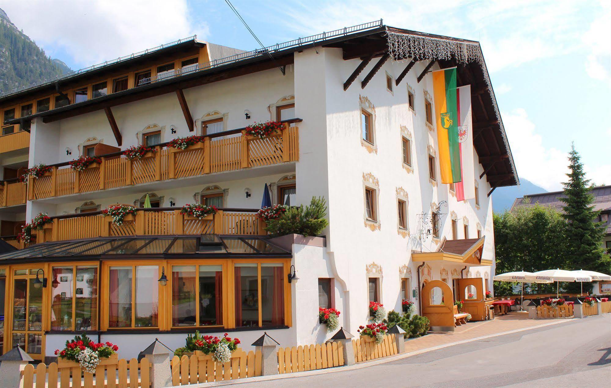 Sporthotel Xander Leutasch Exterior foto